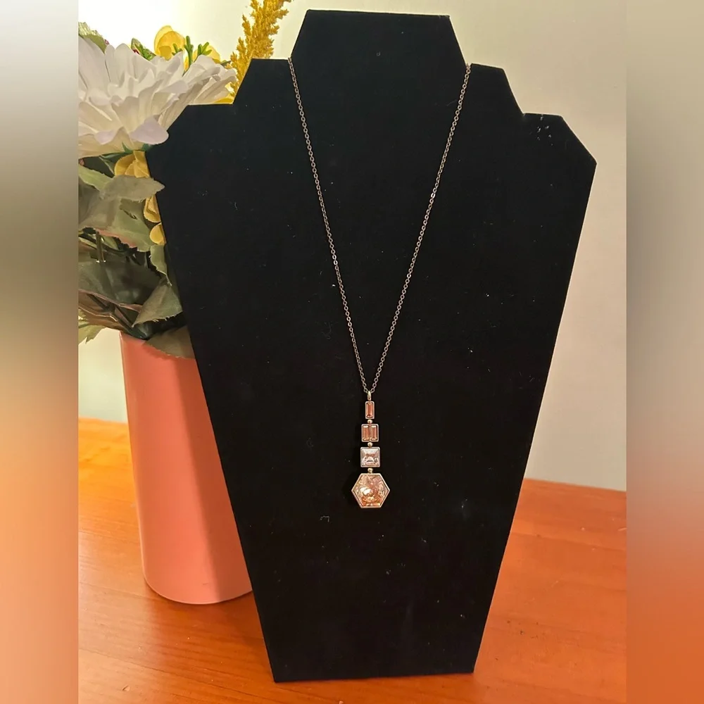Touchstone Crystal In Shape Pendant - Picture 1 of 3